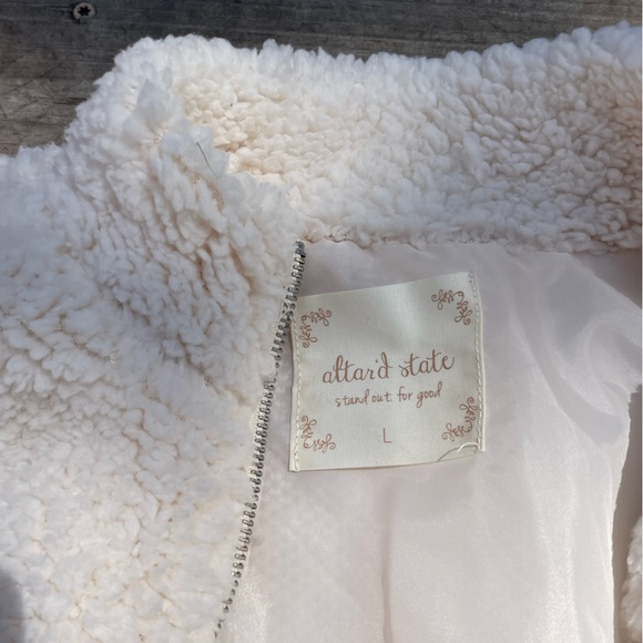 ✨Brand New✨ Fluffy Zippered Jacket - Picture 6 of 6